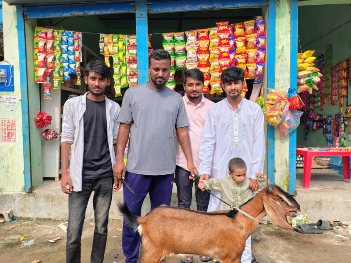 জুলাই আন্দোলনে আহত ও শহীদ পরিবারে কোরবানির গোস্ত বিতরণ